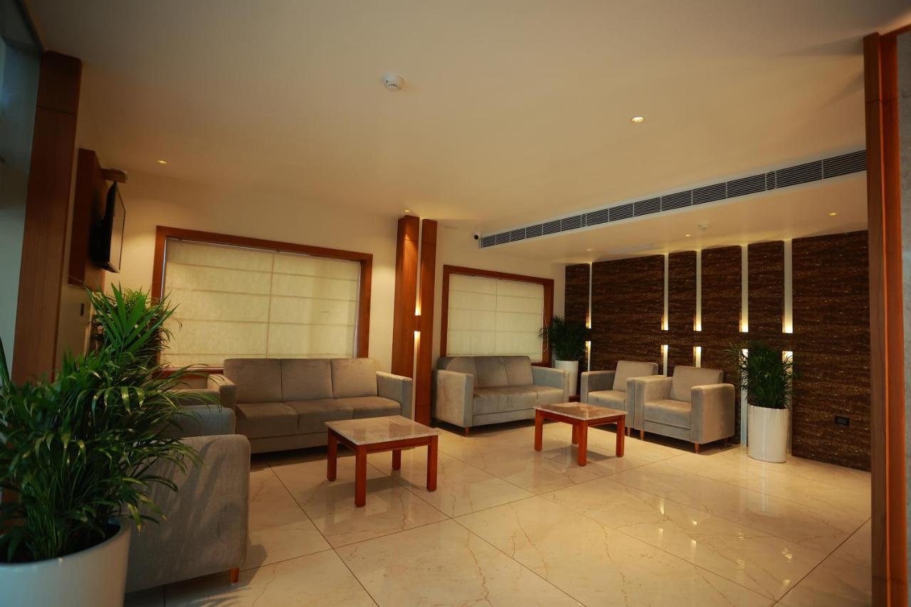 The Gold Hotel Palakkad Εξωτερικό φωτογραφία