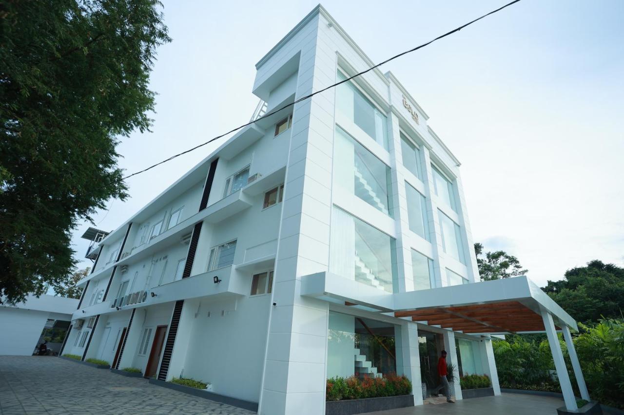 The Gold Hotel Palakkad Εξωτερικό φωτογραφία