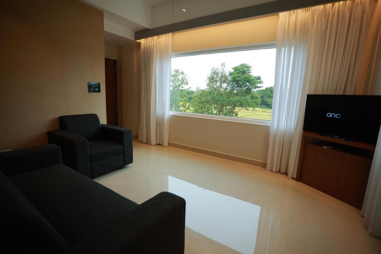 The Gold Hotel Palakkad Εξωτερικό φωτογραφία